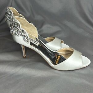 NWOT Badgley Mishka Wedding Shoes Size 8